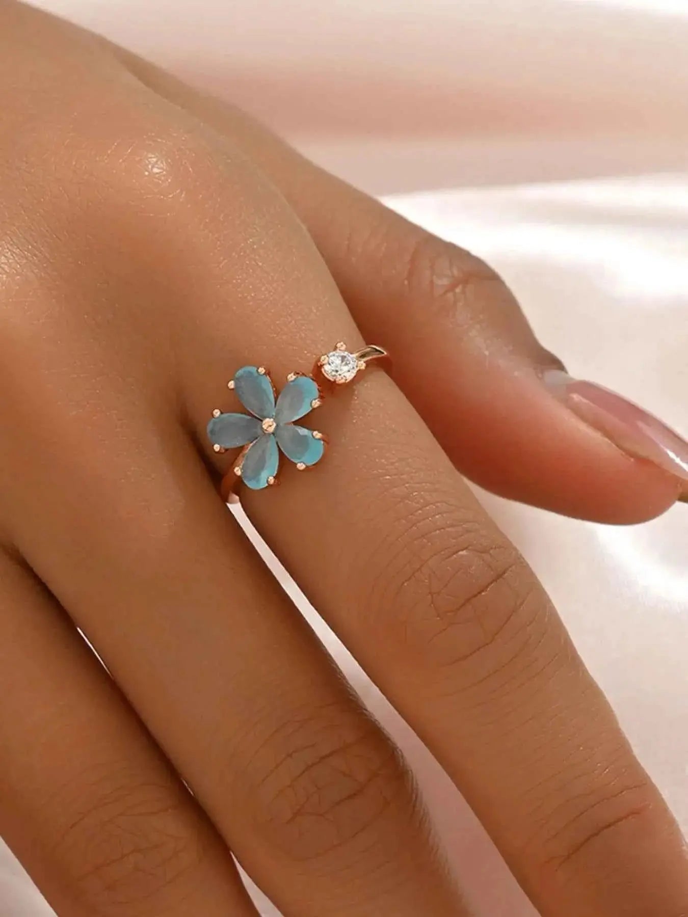 18K Gold - Plated Stainless Steel Zircon Flower Ring - SmileBen