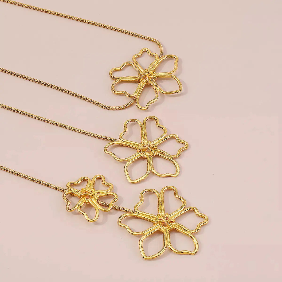 18K Gold-Plated Alloy Flower Necklace - SmileBen
