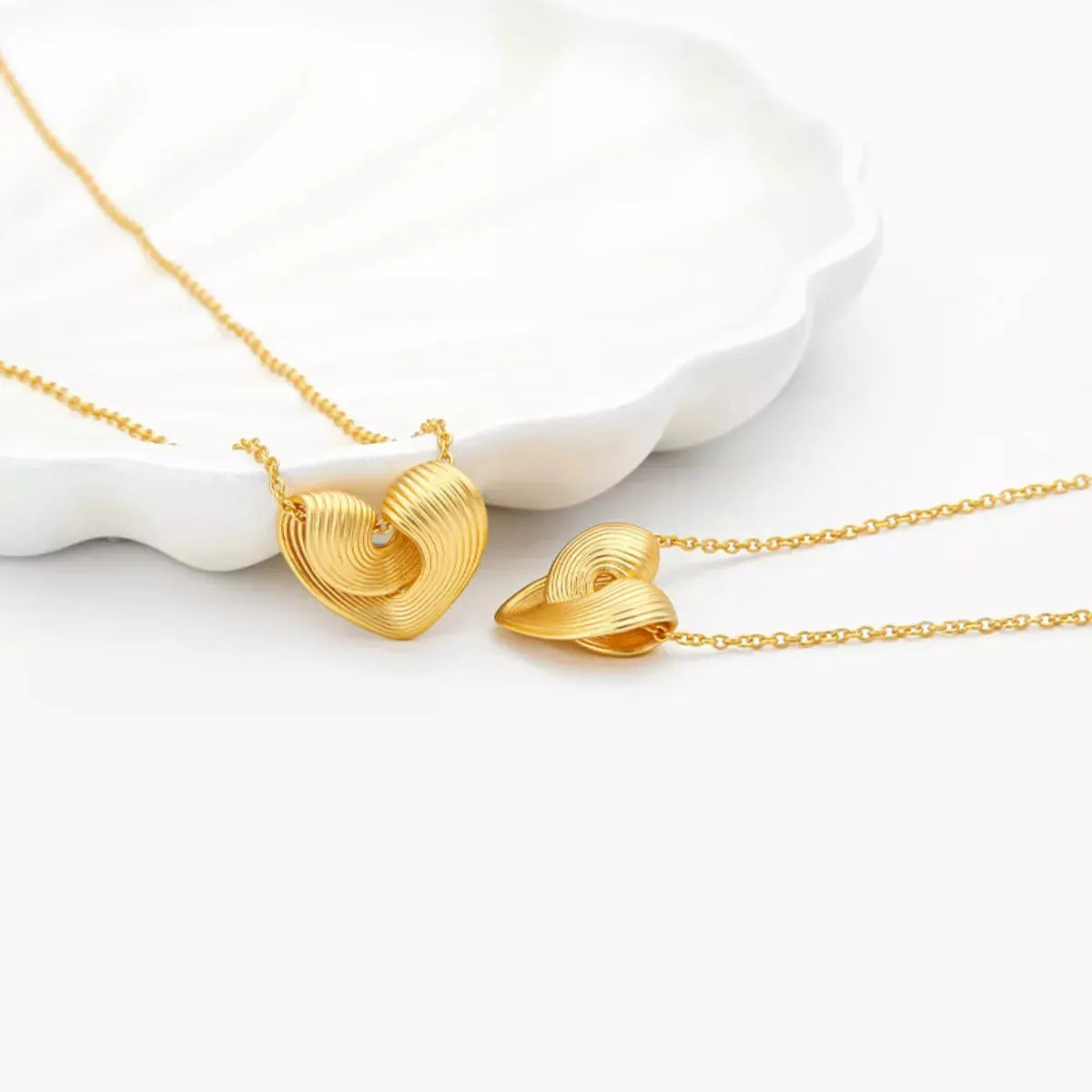 18K Gold-Plated Heart Pendant Necklace - SmileBen