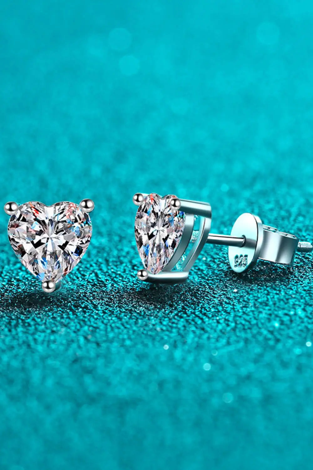 2 Carat Moissanite Heart-Shaped Stud Earrings - SmileBen