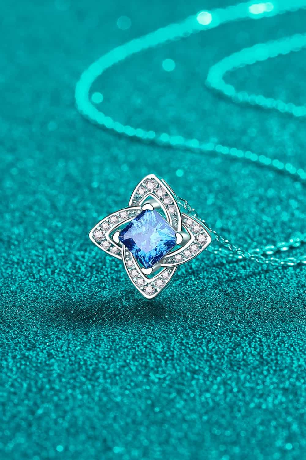 1 Carat Moissanite Floral Pendant Necklace - SmileBen
