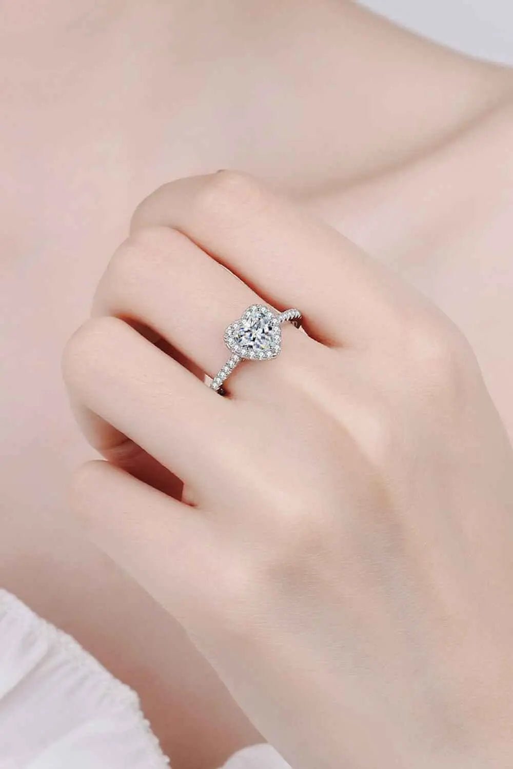 1 Carat Moissanite Heart - Shaped Ring - SmileBen