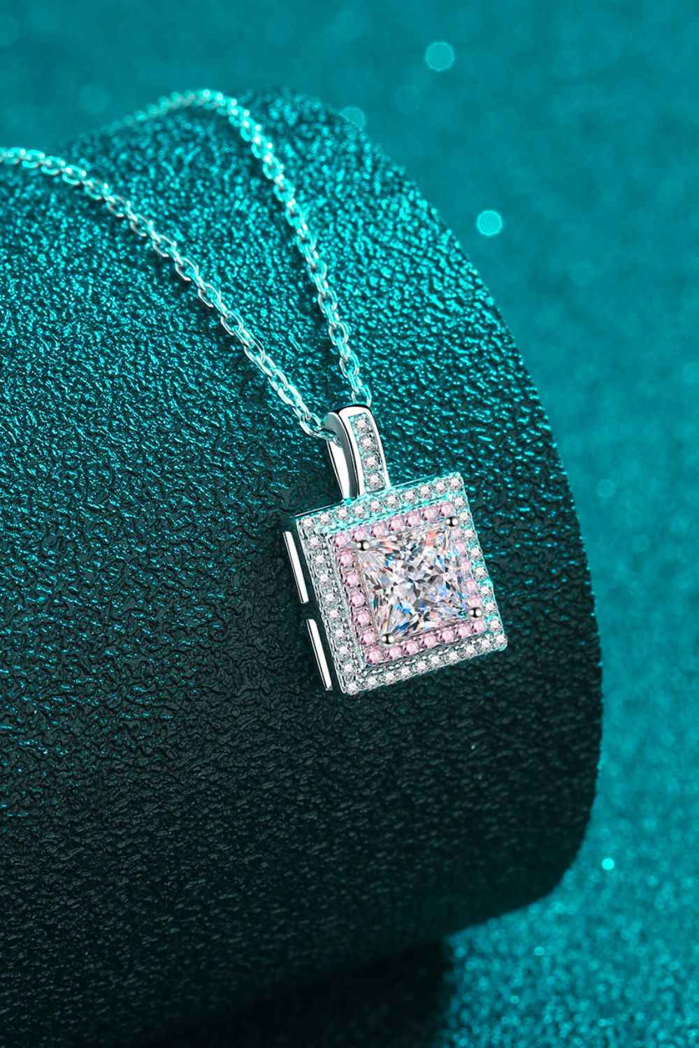 1 Carat Moissanite Square Pendant Chain Necklace - SmileBen