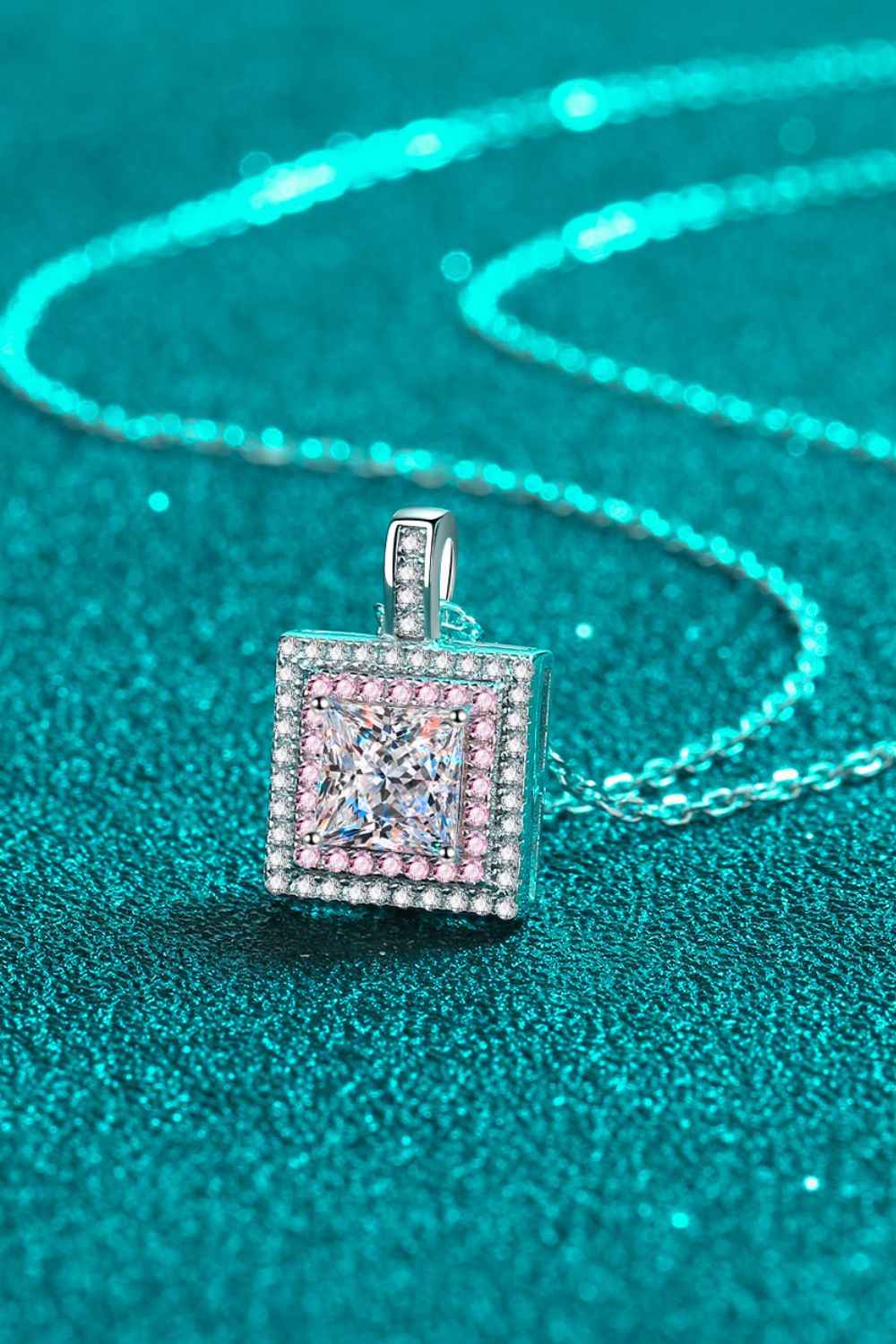 1 Carat Moissanite Square Pendant Chain Necklace - SmileBen