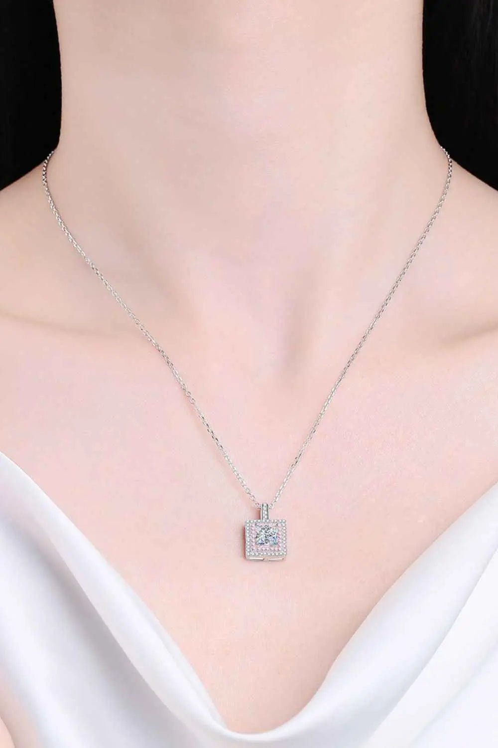 1 Carat Moissanite Square Pendant Chain Necklace - SmileBen