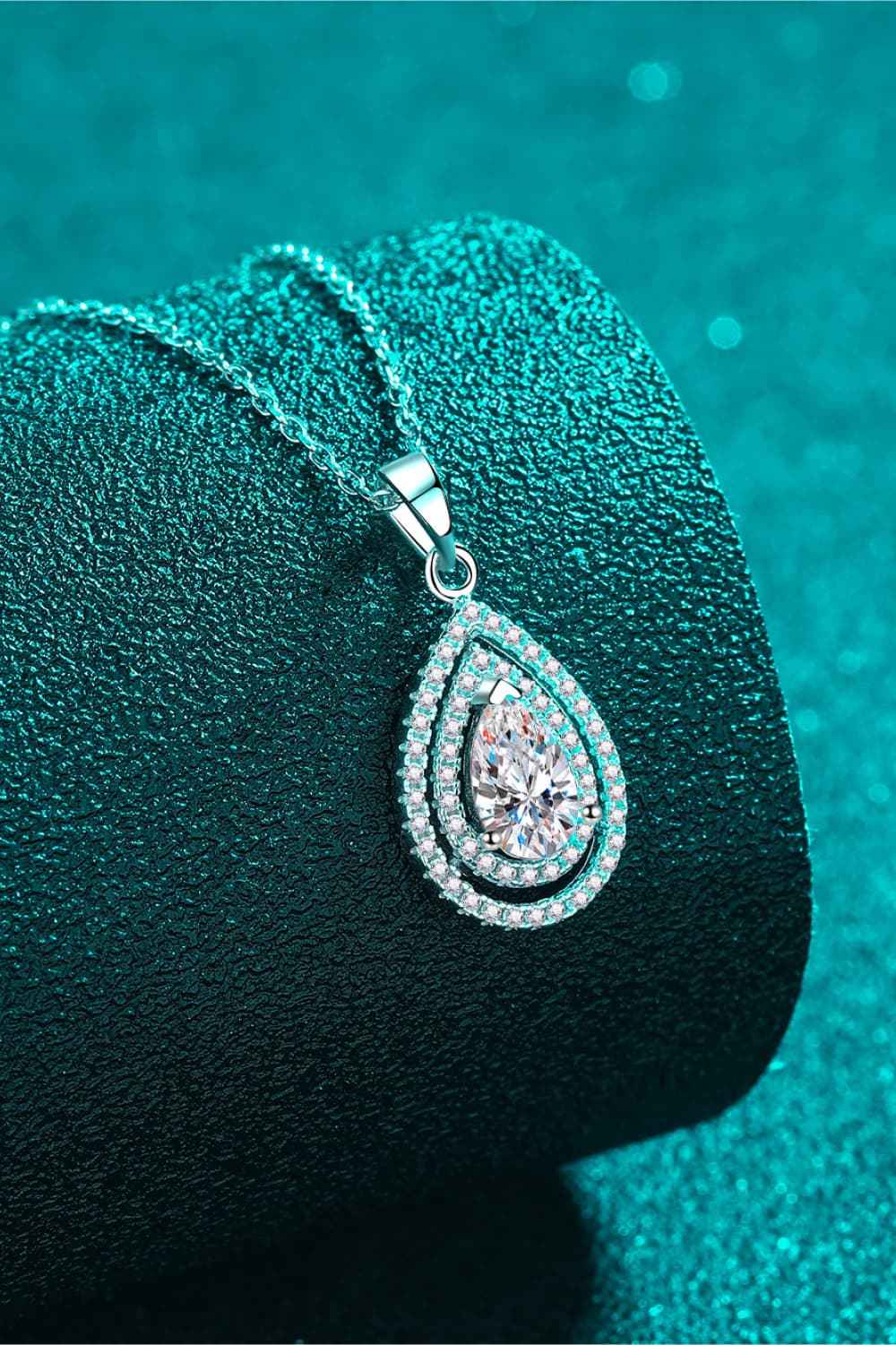 1 Carat Moissanite Teardrop Pendant Necklace - SmileBen