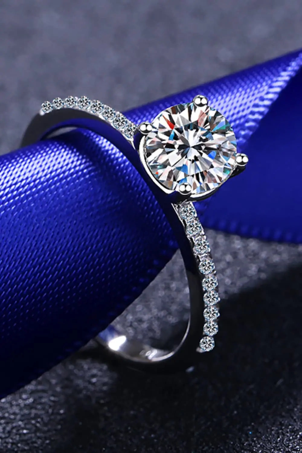 1 Carat Moissanite Rhodium-Plated Side Stone Ring - SmileBen