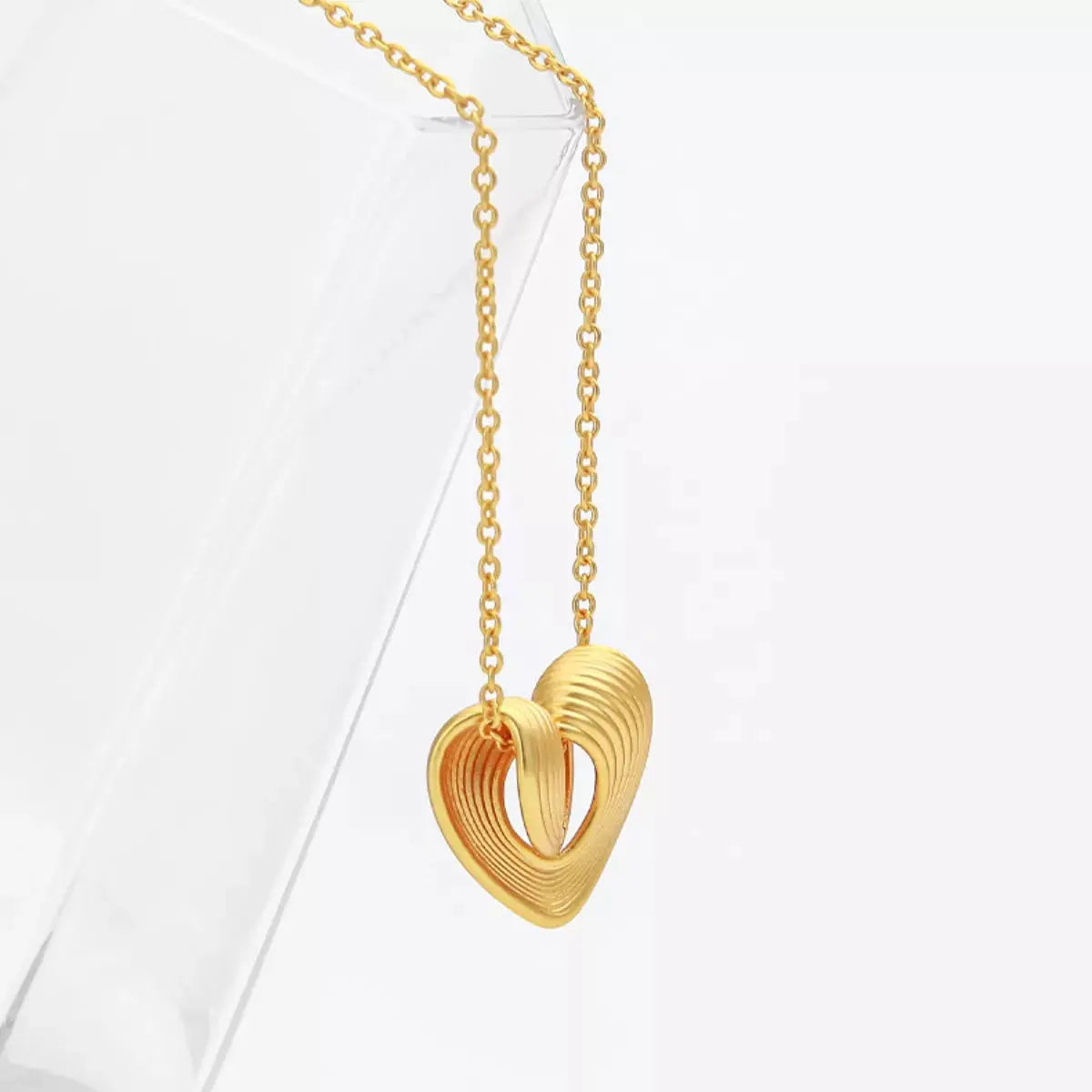 18K Gold-Plated Heart Pendant Necklace - SmileBen