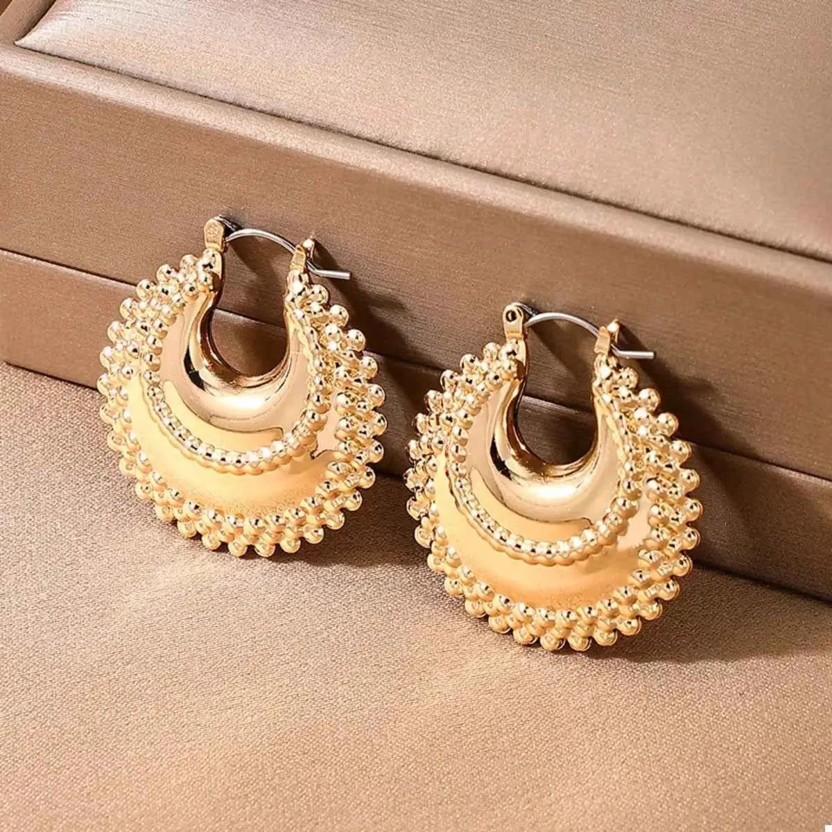 18K Gold - Plated Alloy Crescent Moon Hoop Earrings - SmileBen