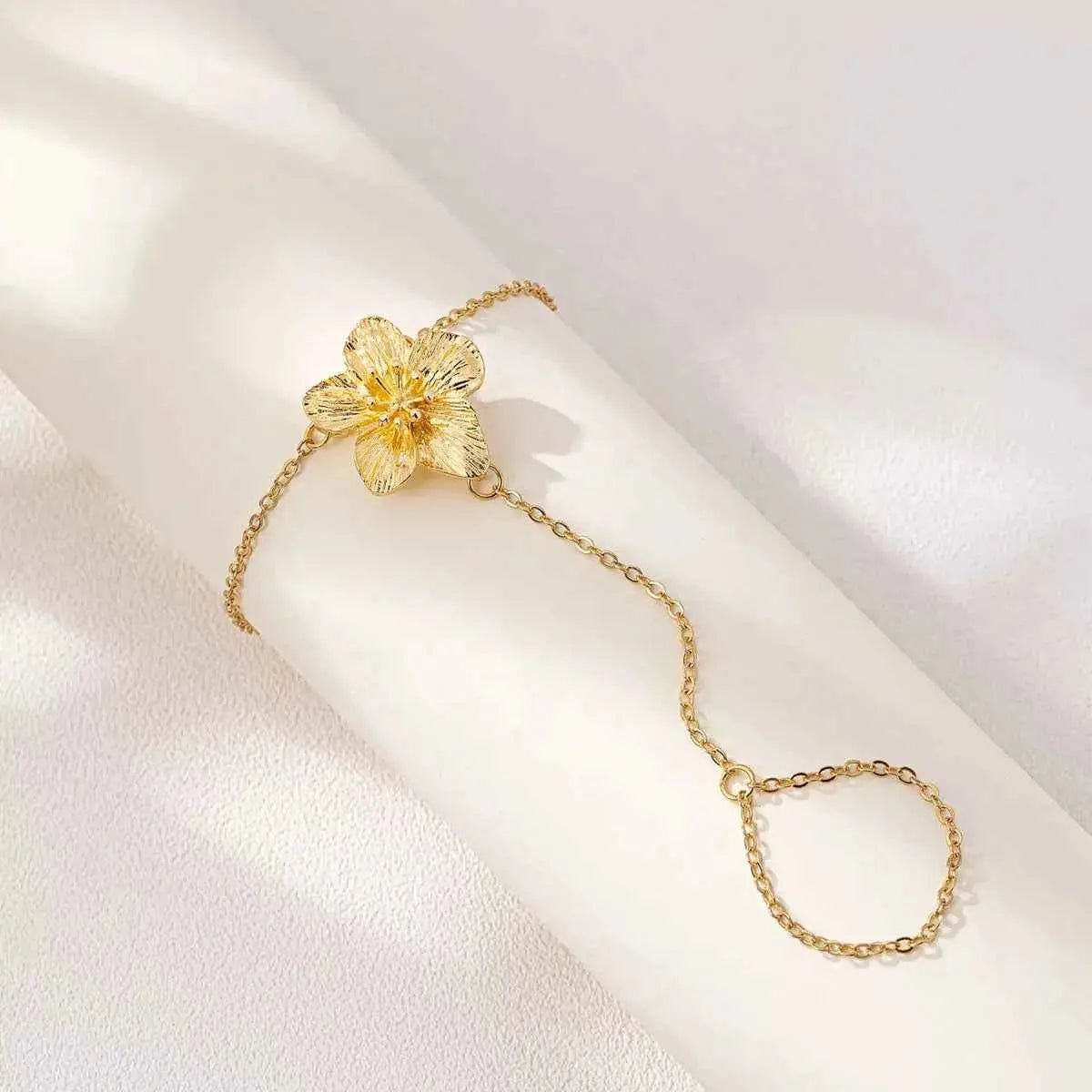18K Gold - Plated Chain Flower Bracelet - SmileBen