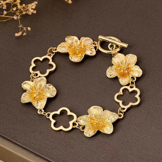 18K Gold - Plated Flower Bracelet - SmileBen