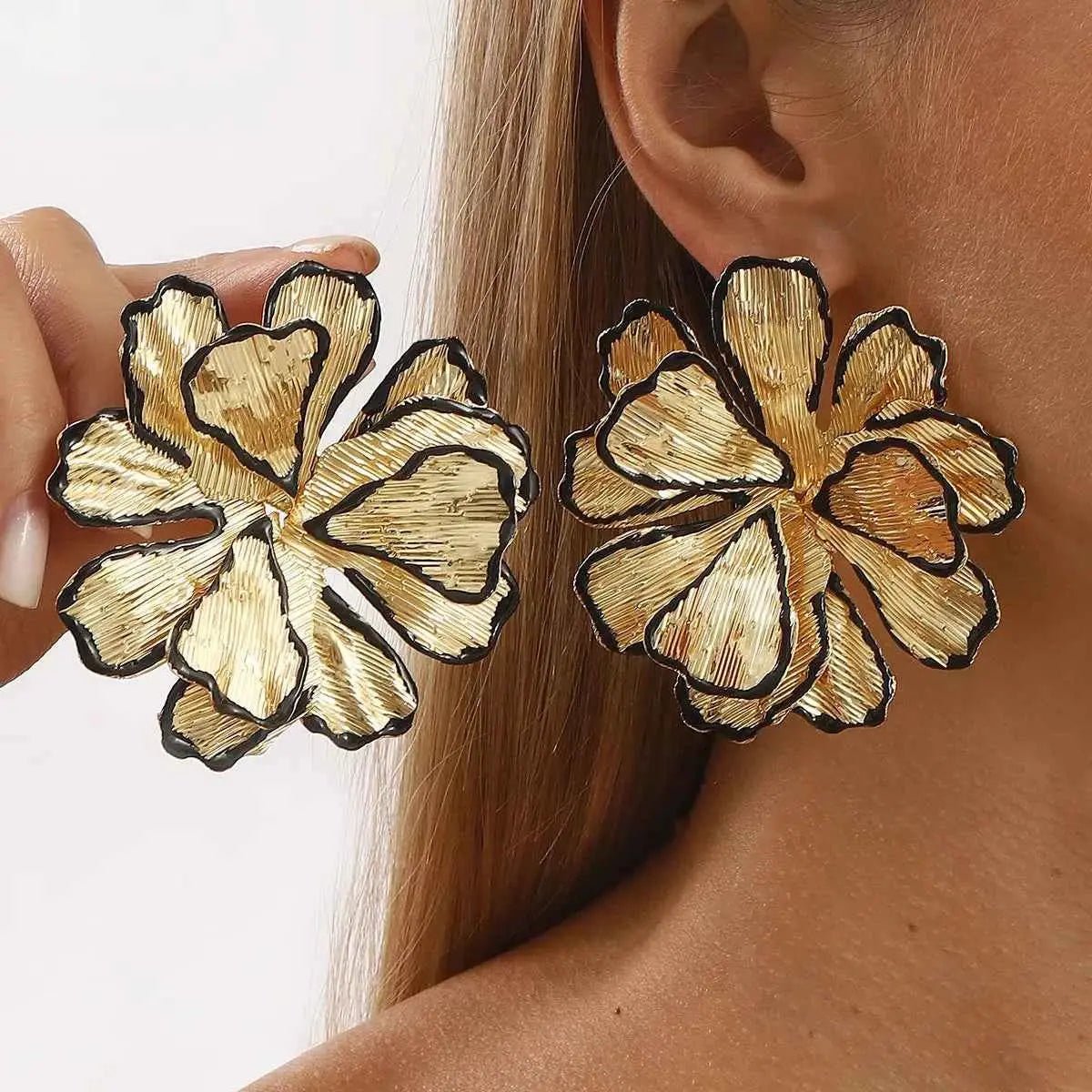 18K Gold - Plated Flower Stud Earrings - SmileBen