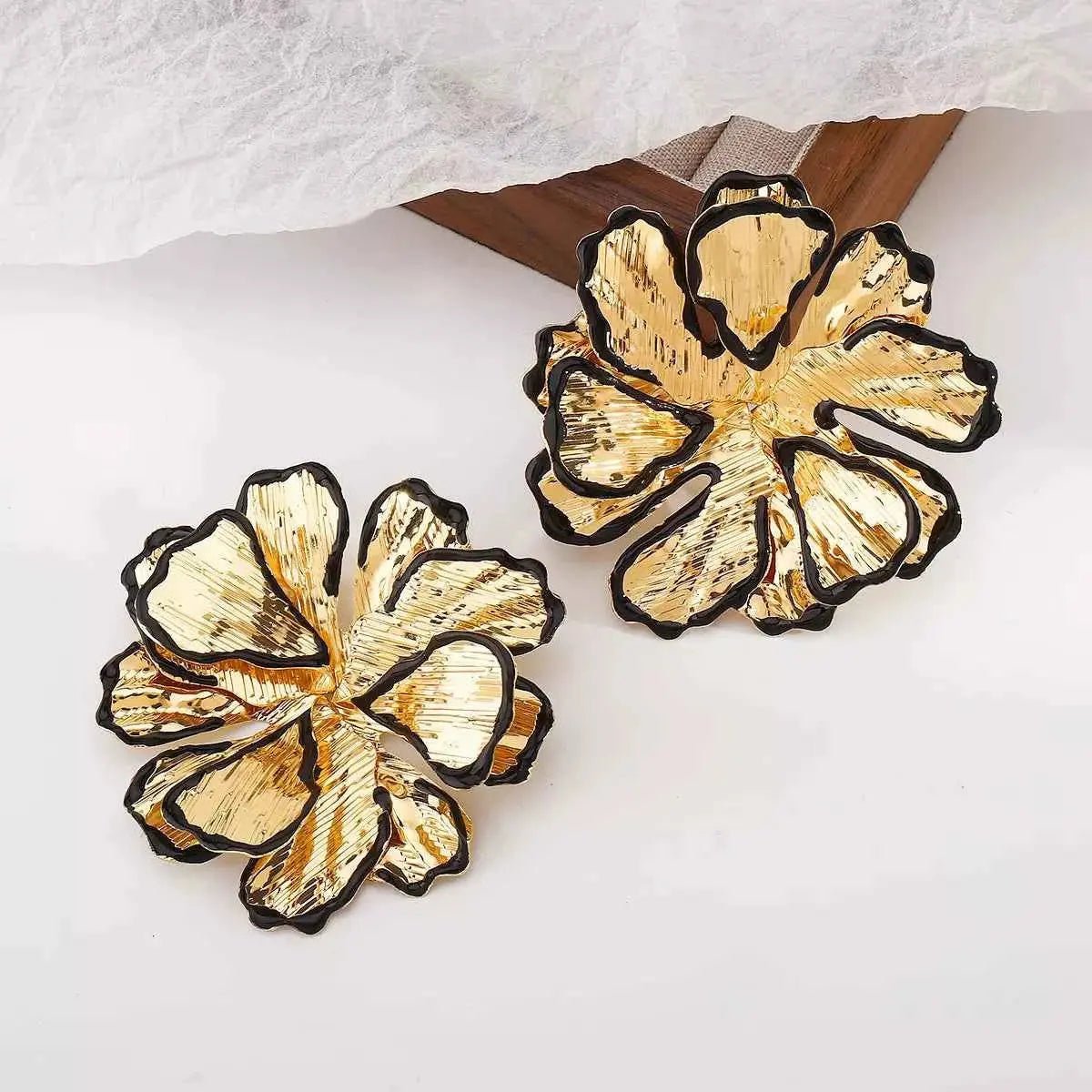 18K Gold - Plated Flower Stud Earrings - SmileBen