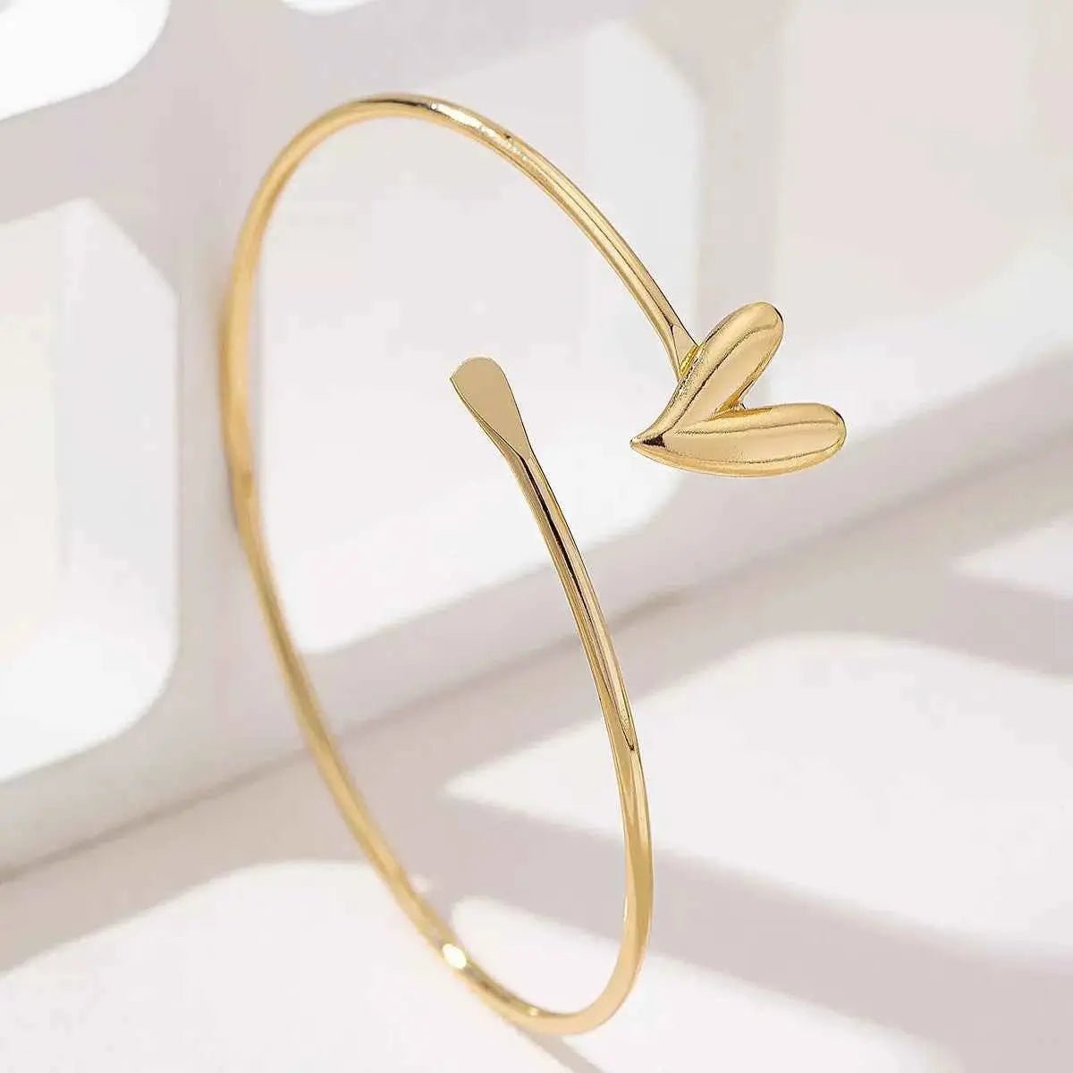 18K Gold - Plated Heart Adjustable Open Bracelet - SmileBen