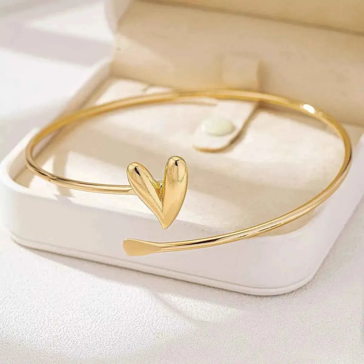 18K Gold - Plated Heart Adjustable Open Bracelet - SmileBen
