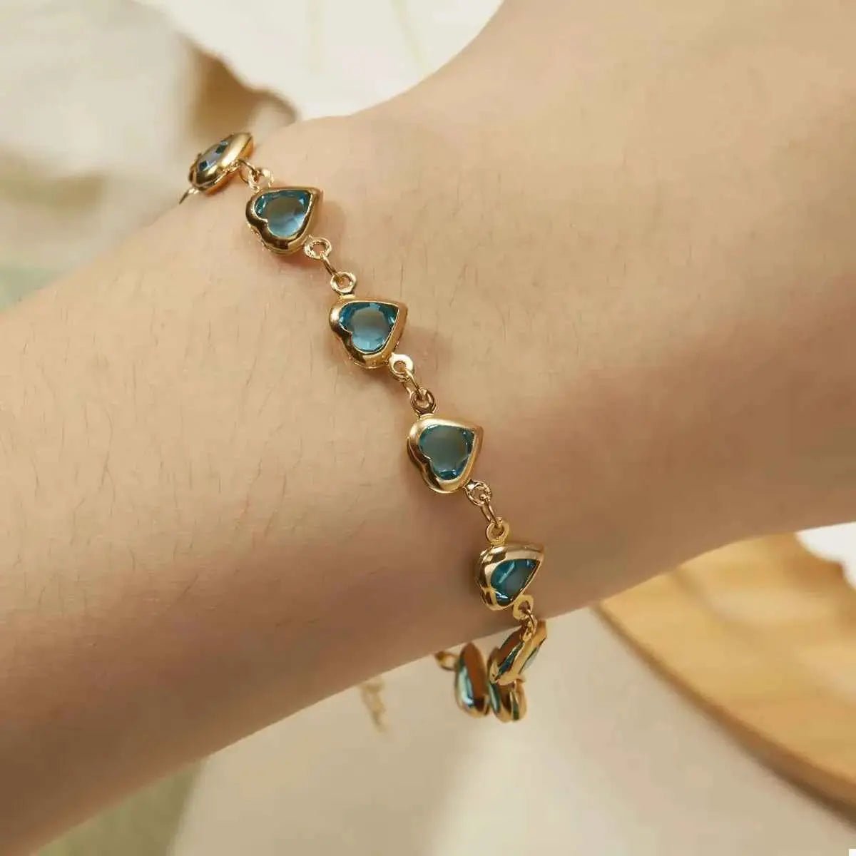 18K Gold - Plated Heart Bracelet - SmileBen