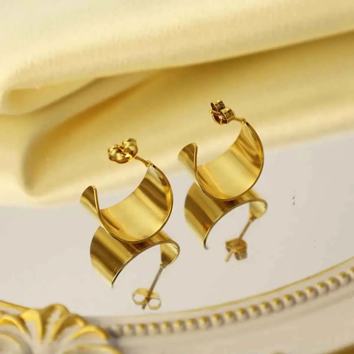 18K Gold - Plated Stud Earrings - SmileBen