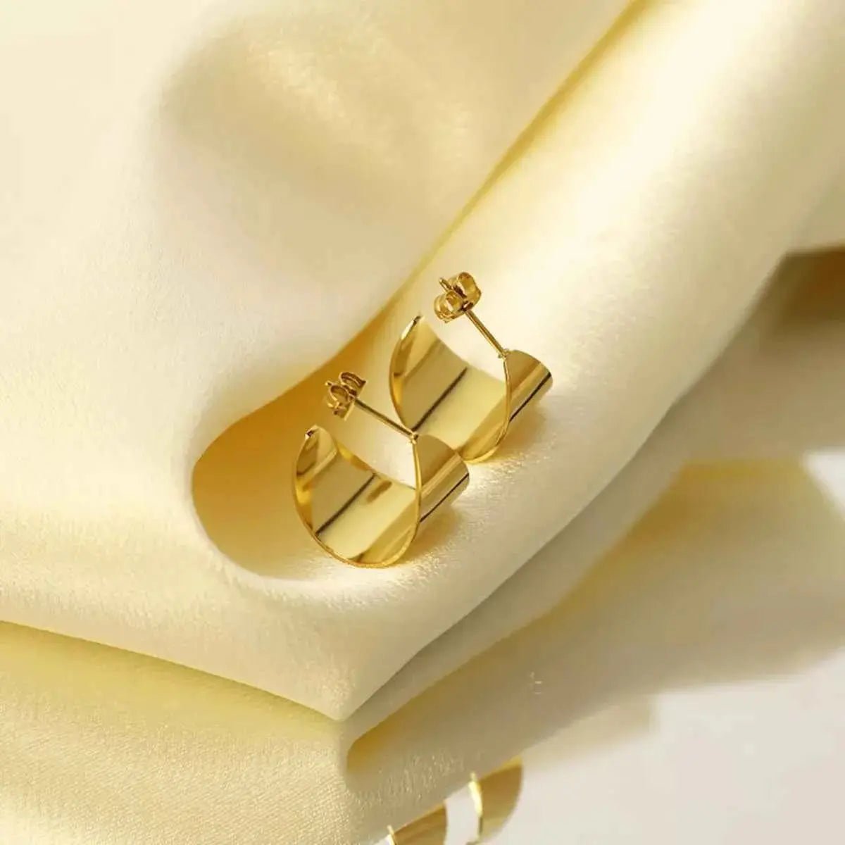 18K Gold - Plated Stud Earrings - SmileBen