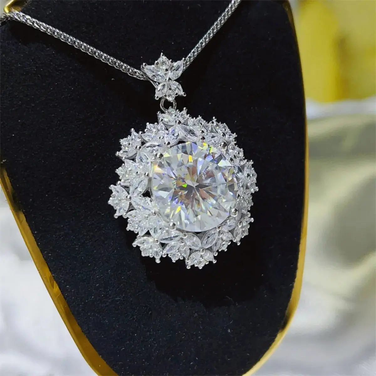 10 Carat Moissanite 925 Sterling Silver Necklace - SmileBen