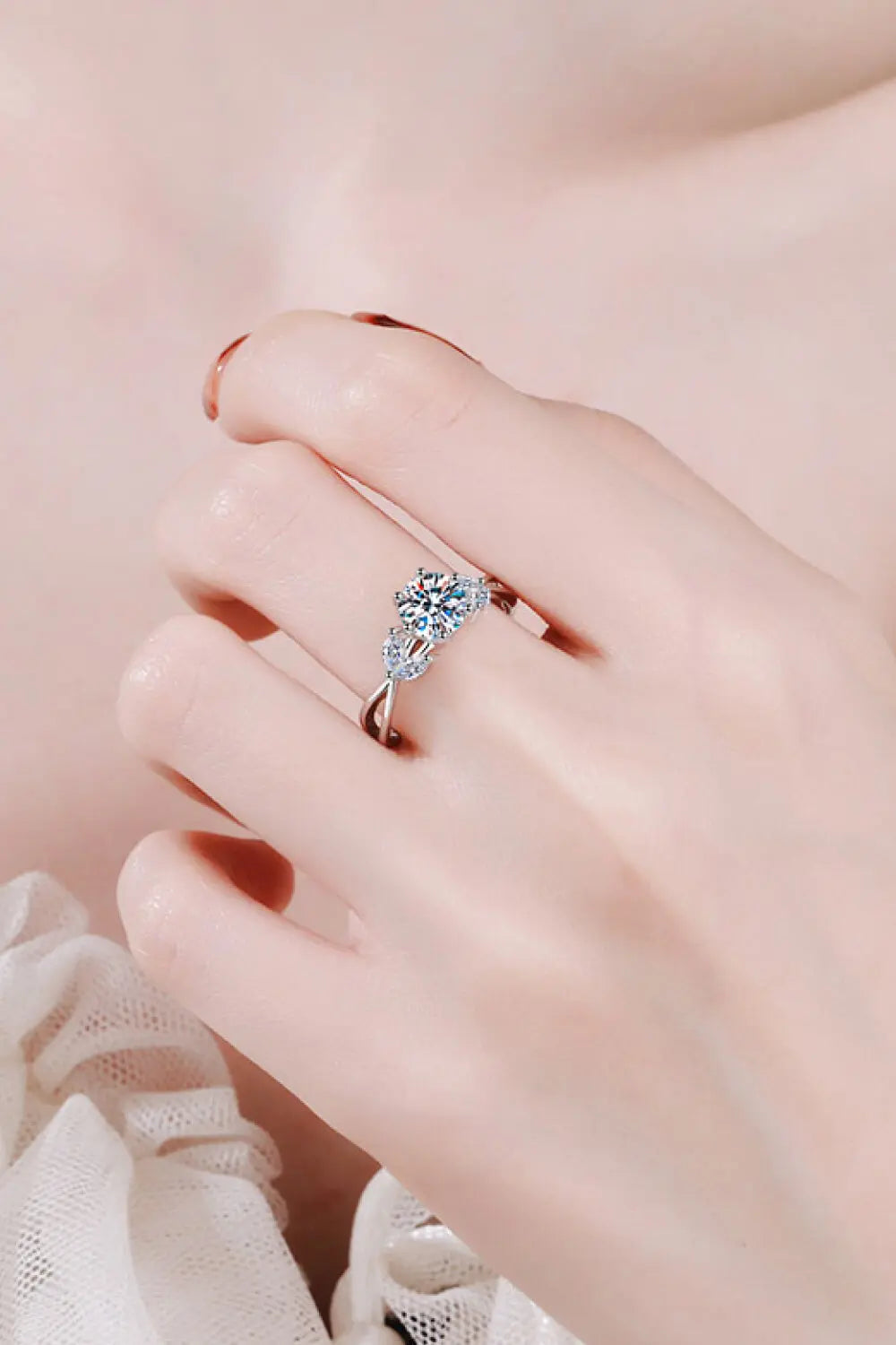 Come With Me 1 Carat Moissanite Ring - SmileBen