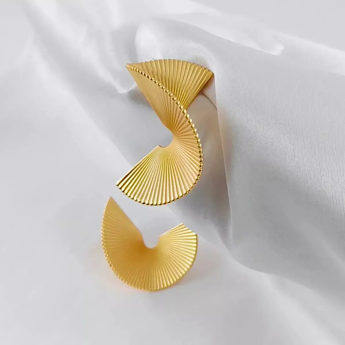 18K Gold-Plated Copper Fan-Shaped Earrings - SmileBen