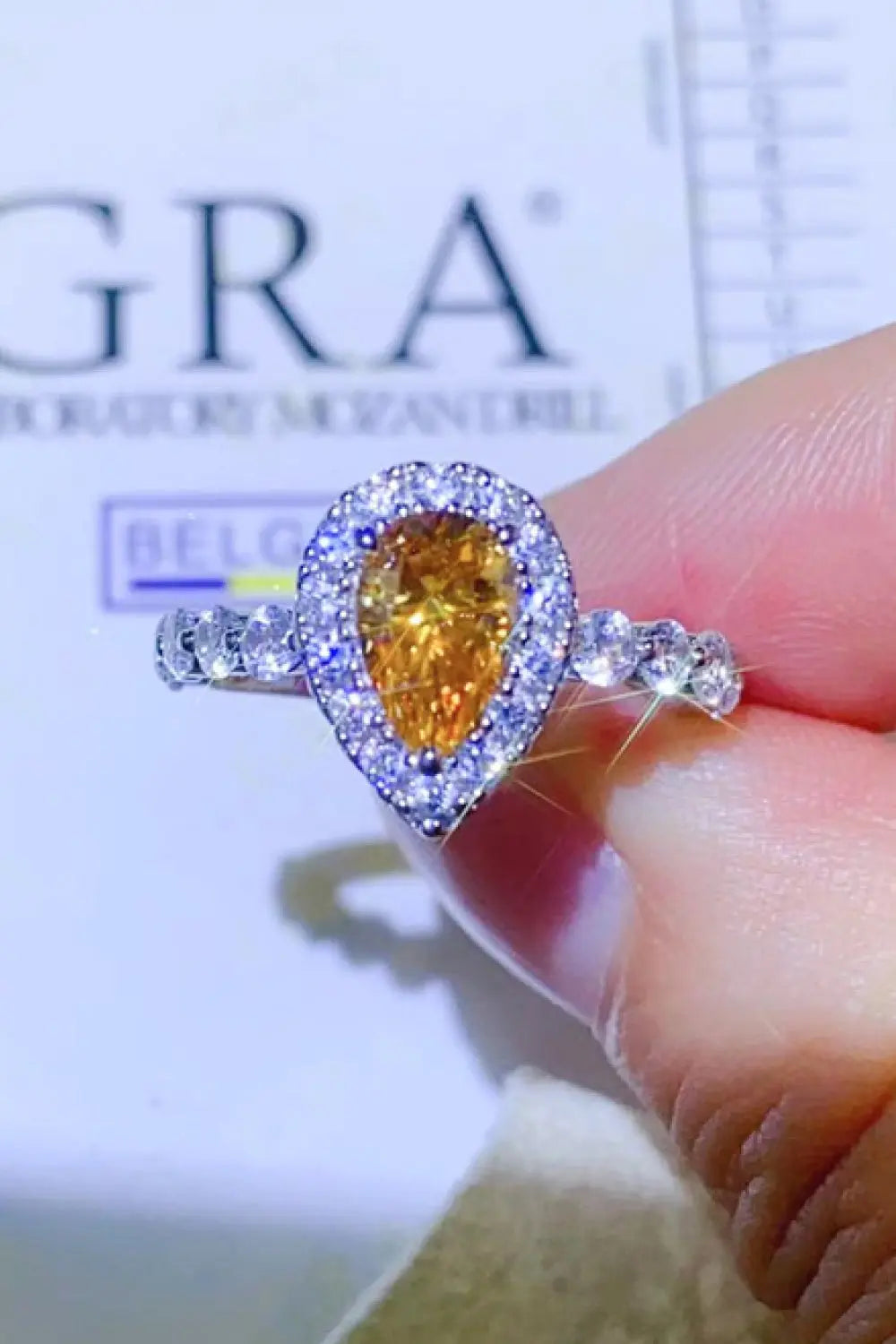 1 Carat Moissanite Contrast Teardrop Ring - SmileBen