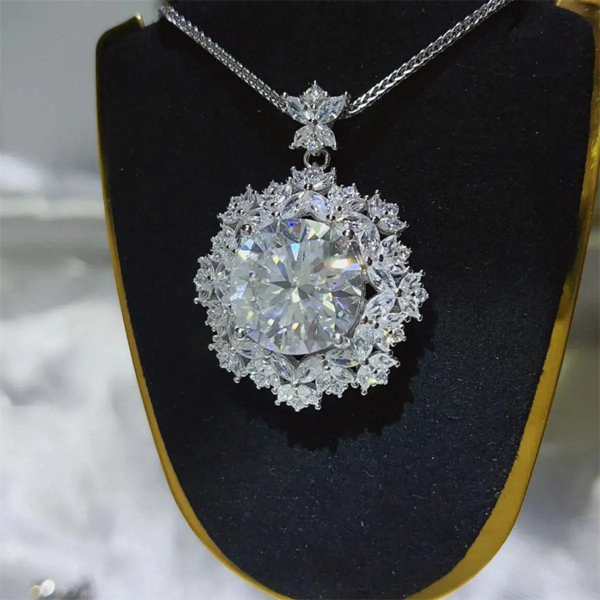 10 Carat Moissanite 925 Sterling Silver Necklace - SmileBen