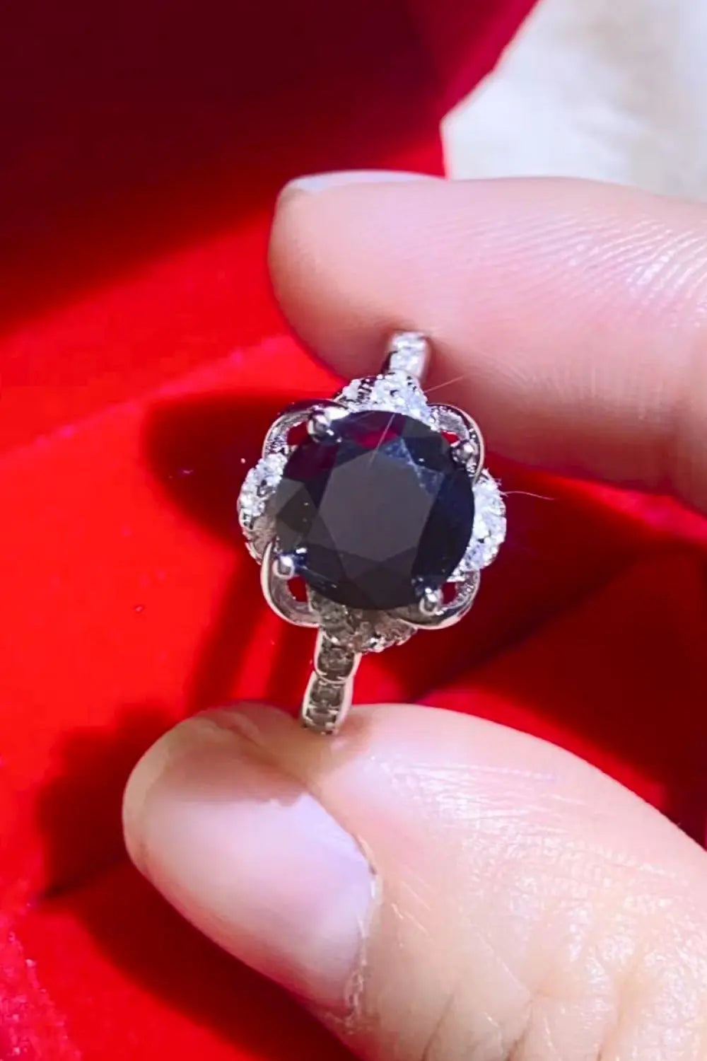 2 Carat Black Moissanite Floral Ring - SmileBen
