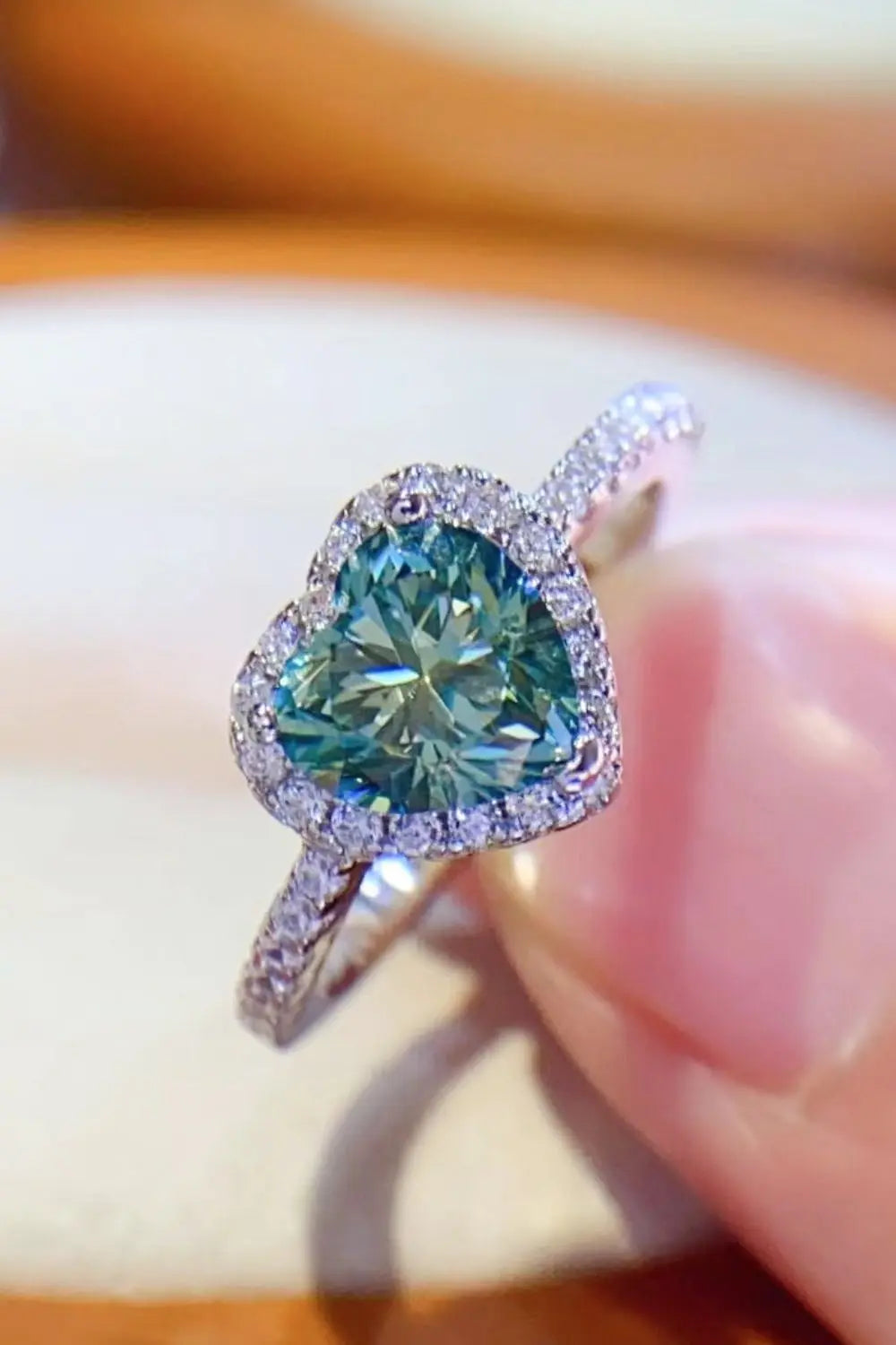 1-Carat Moissanite Heart Ring - SmileBen