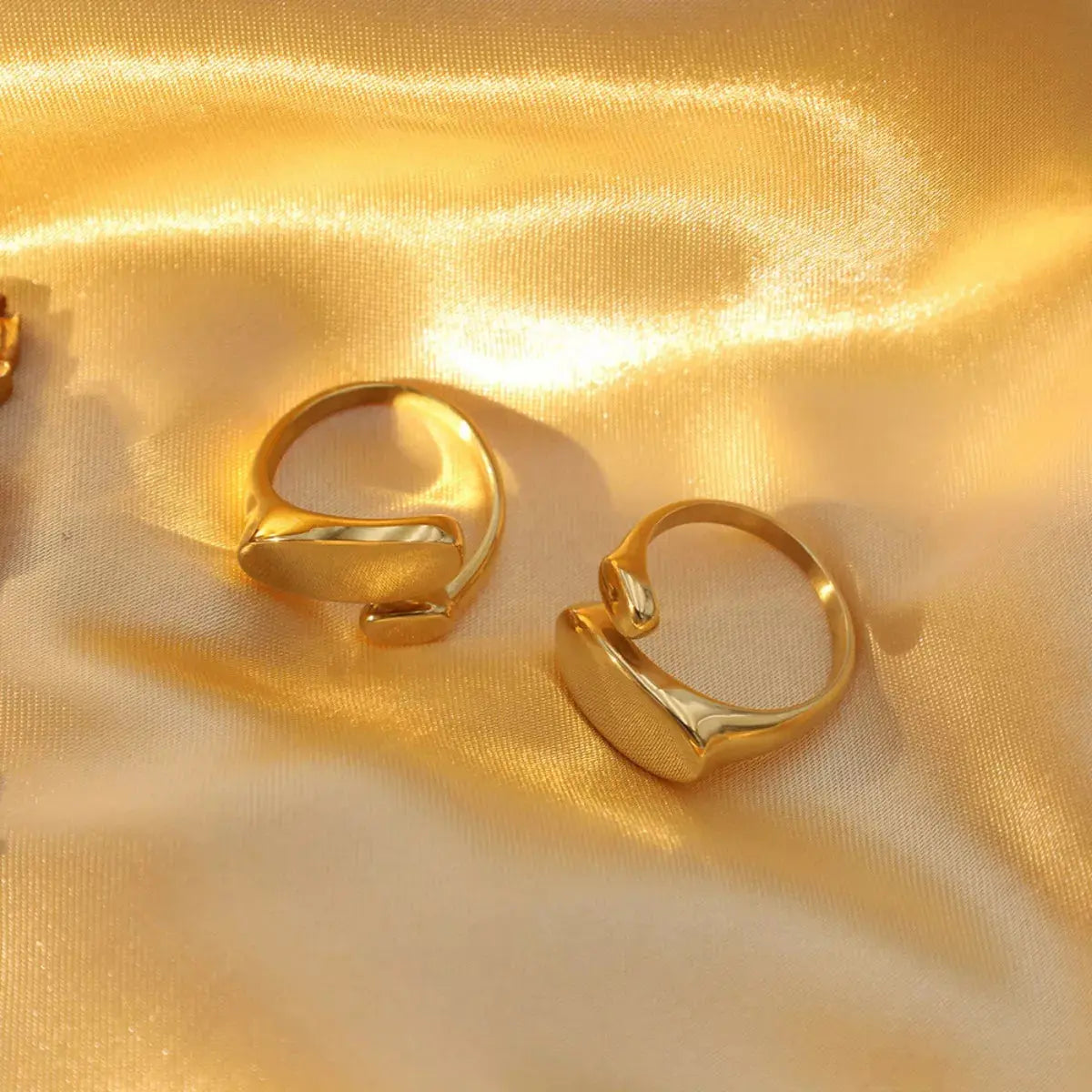 18K Gold-Plated Bypass Ring - SmileBen