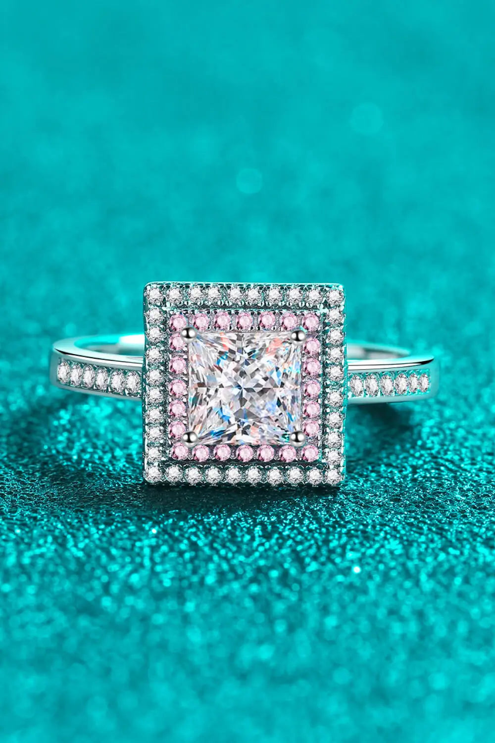 Stay Elegant 1 Carat Moissanite Ring - SmileBen