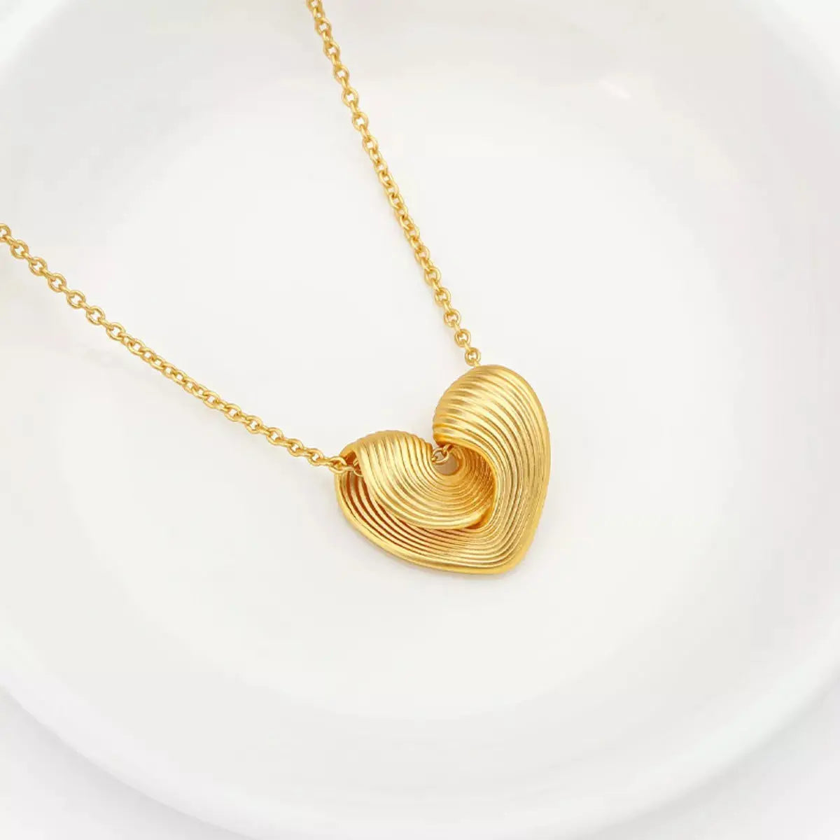 18K Gold-Plated Heart Pendant Necklace - SmileBen
