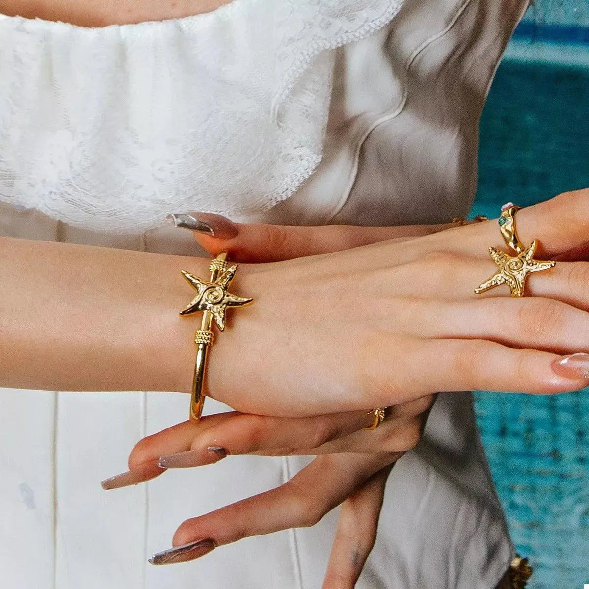 18K Gold-Plated Starfish Open Bracelet - SmileBen