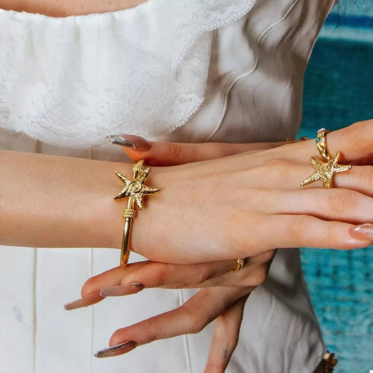 18K Gold-Plated Starfish Open Bracelet - SmileBen