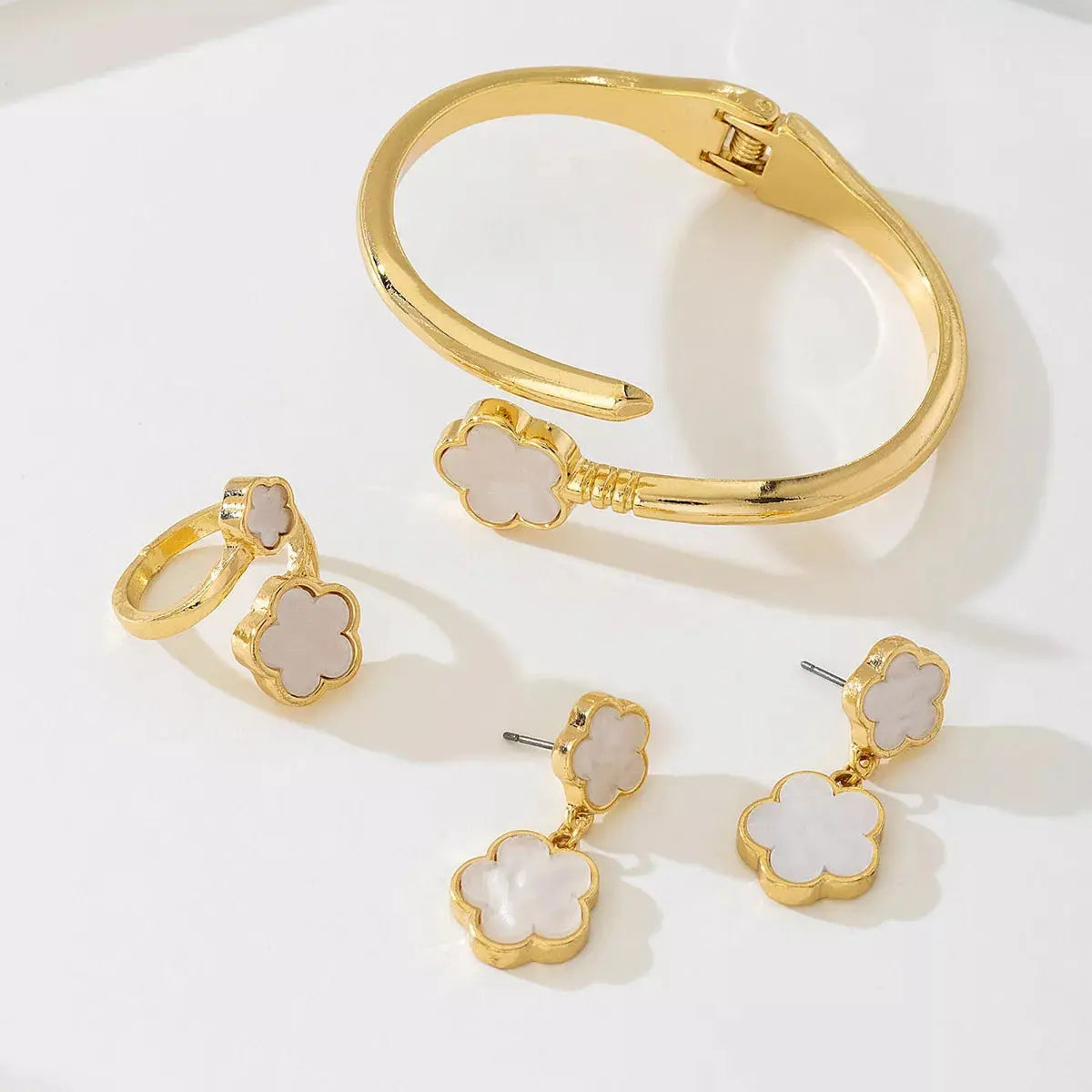 18K Gold-Plated Flower Jewelry Set - SmileBen
