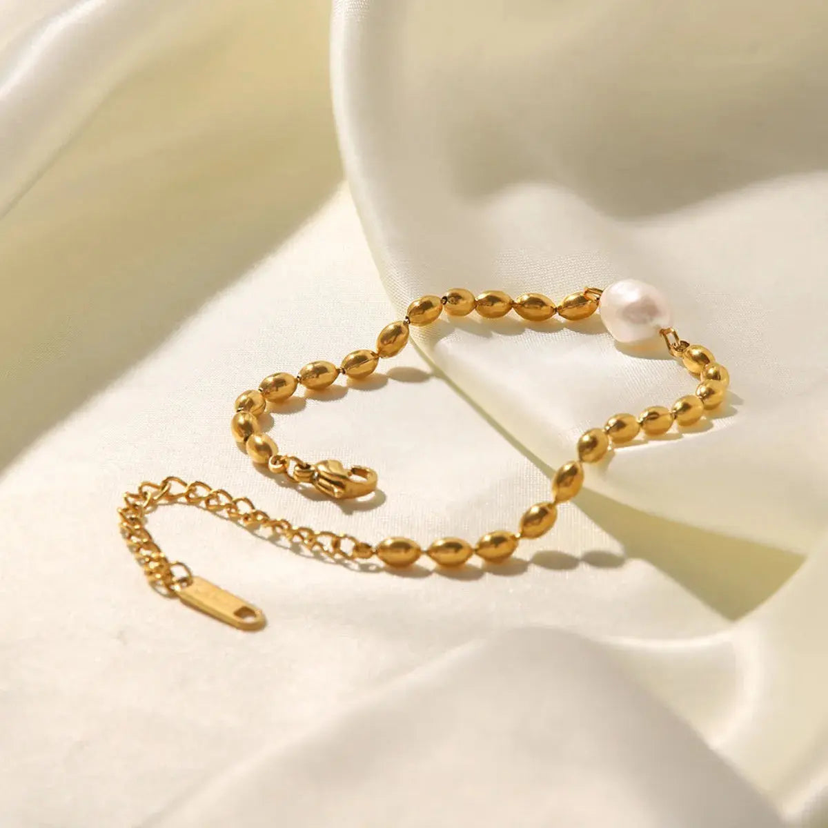 Pearl and Gold Chain Jewelry Set with Necklace and Bracelet - SmileBen