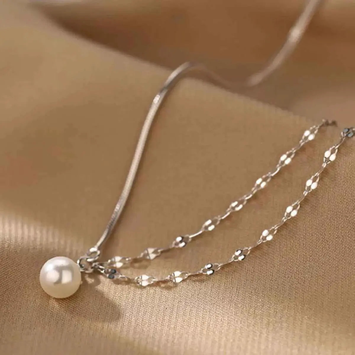 Pearl Pendant Layered Necklace