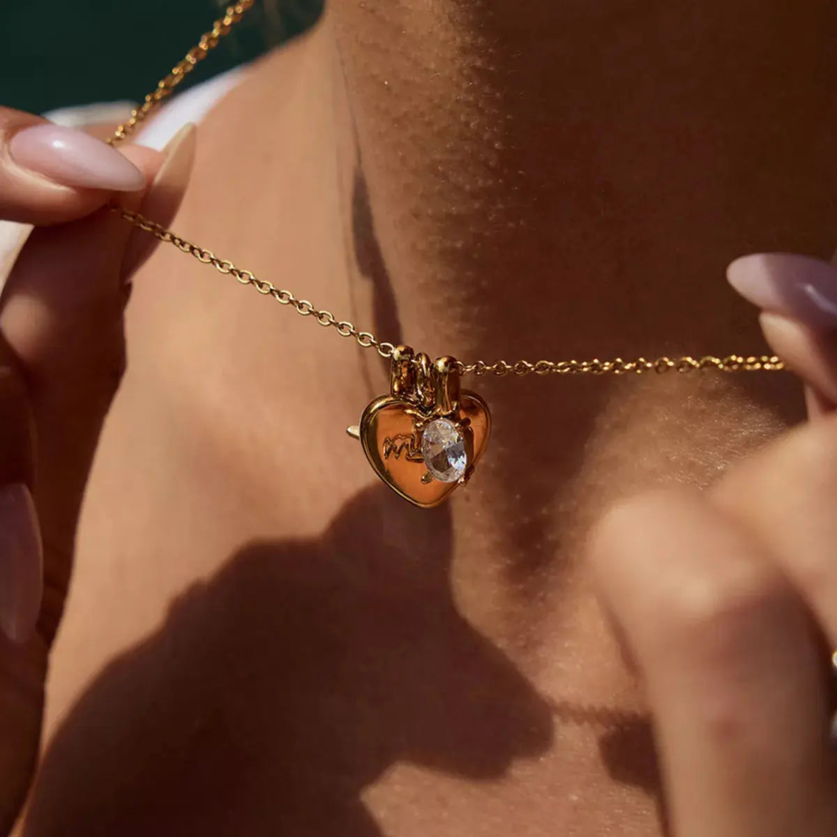 18K Gold-Plated 'Mom' Heart Necklace - SmileBen