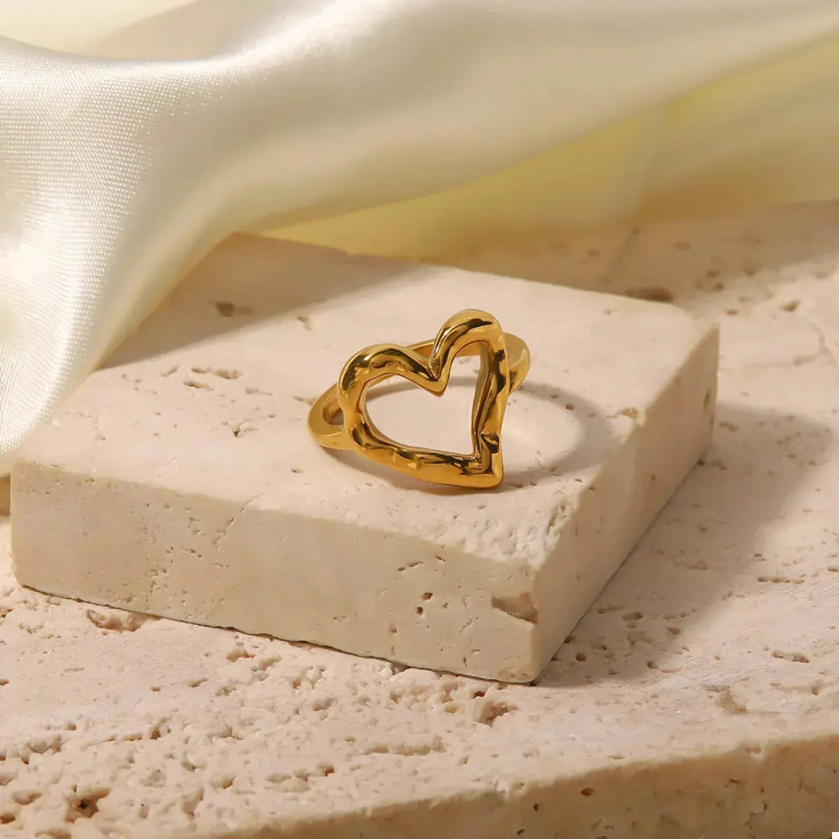 18K Gold-Plated Heart Ring - SmileBen
