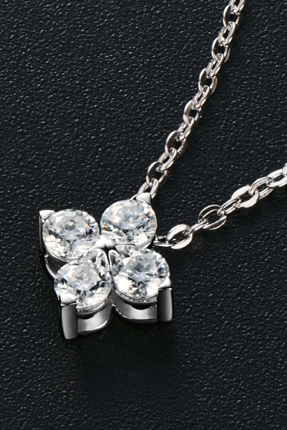 Moissanite Four Leaf Clover Pendant Necklace - SmileBen