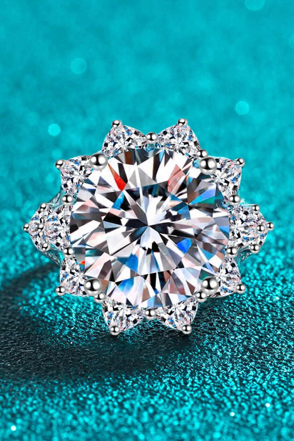 10 Carat Moissanite Flower-Shaped Ring - SmileBen