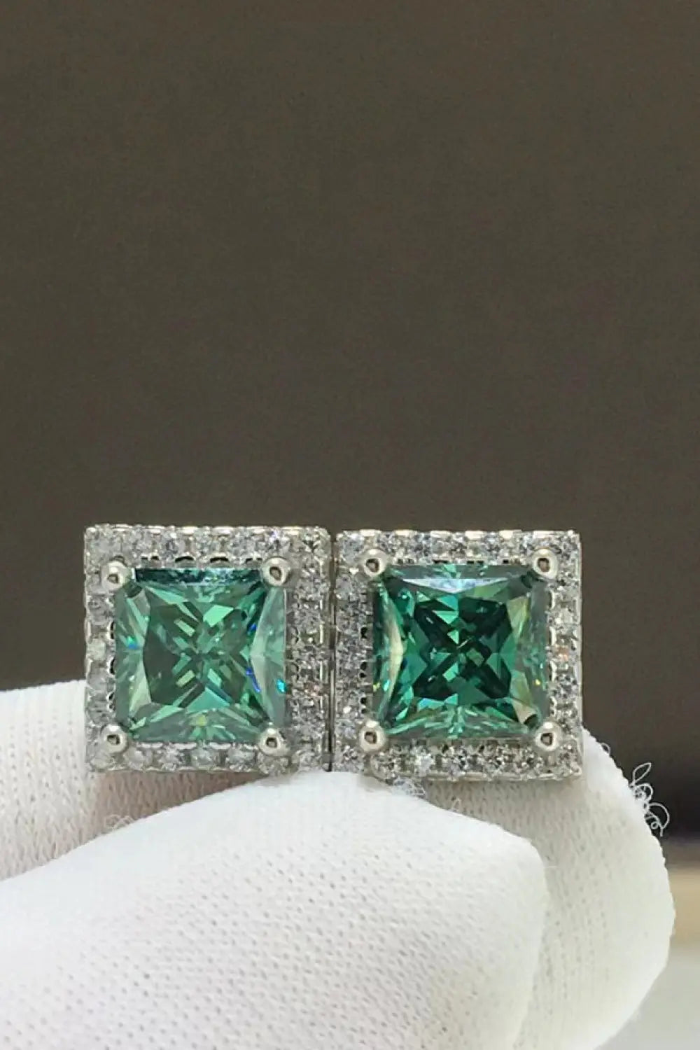 2 Carat Moissanite Square Stud Earrings - SmileBen