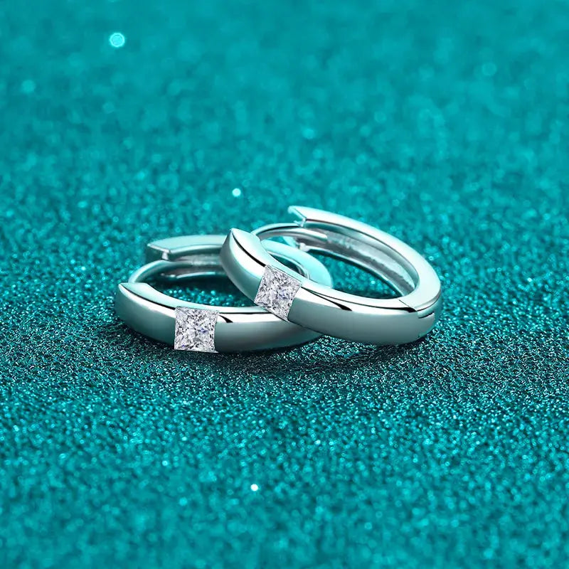 925 Sterling Silver Moissanite Huggie Earrings - SmileBen