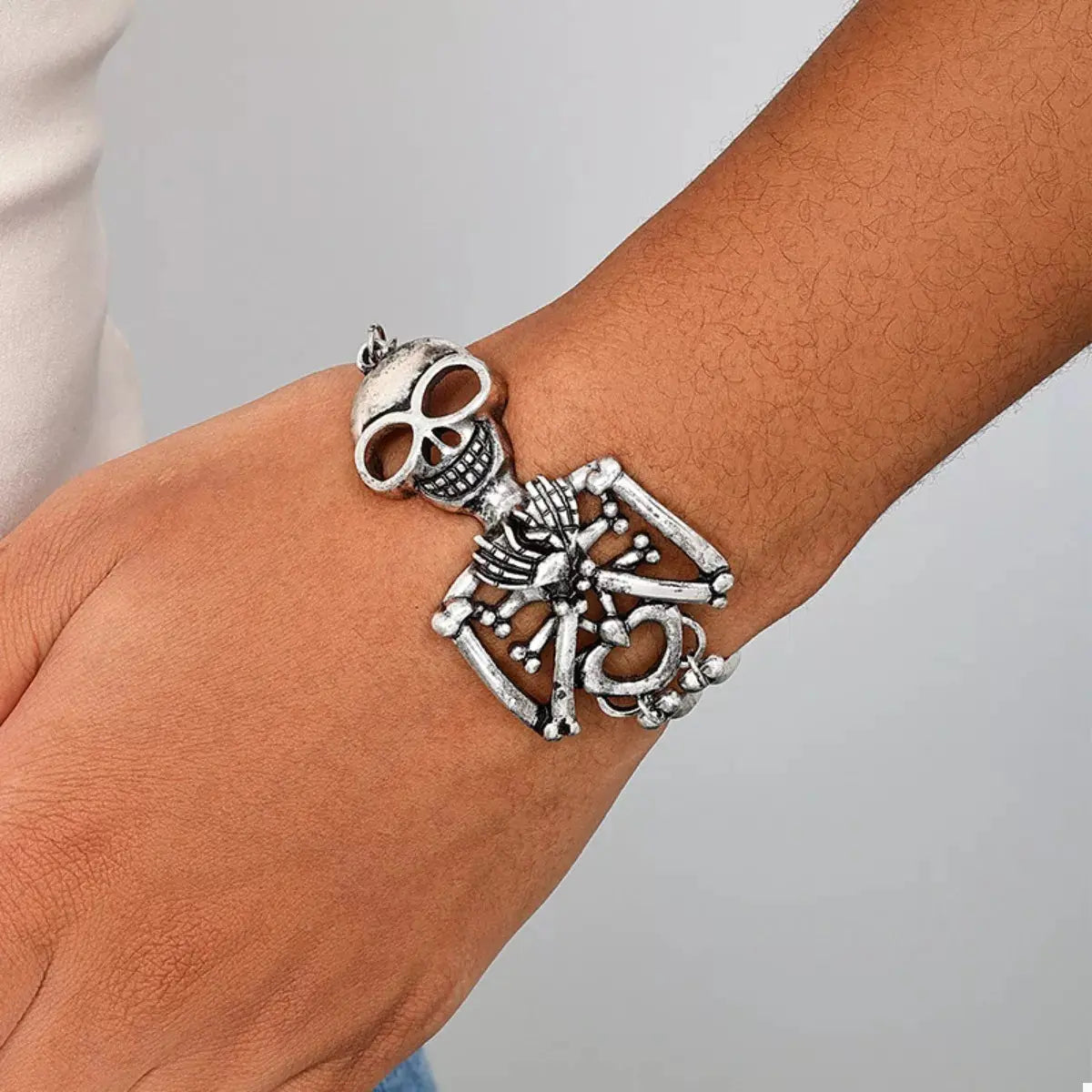 Alloy Skull Necklace and Bracelet Jewelry Set - SmileBen