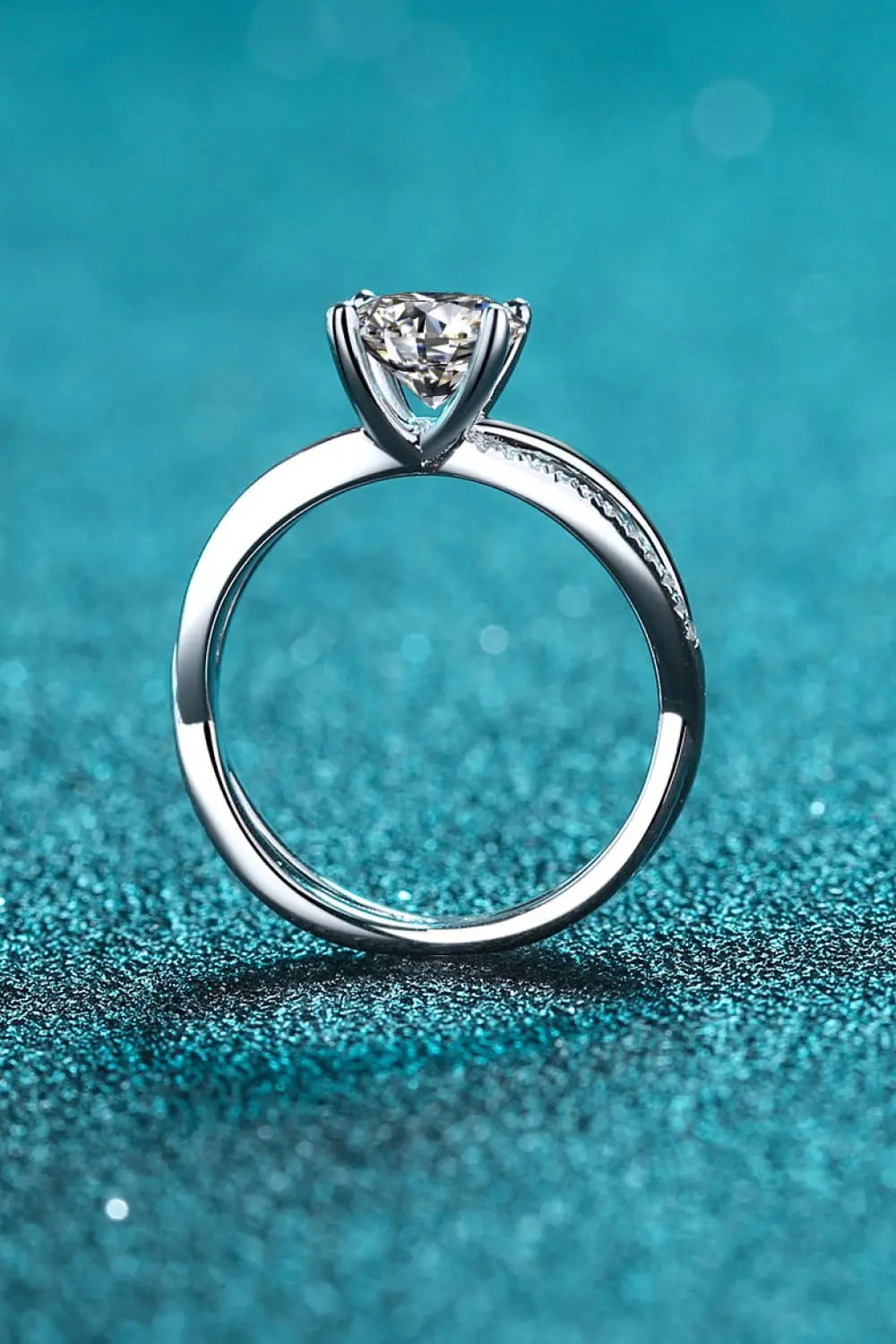 1 Carat Moissanite Crisscross Split Shank Ring - SmileBen