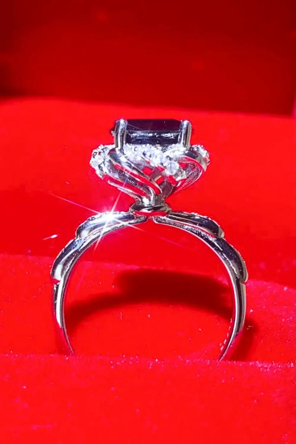 2 Carat Black Moissanite Floral Ring - SmileBen