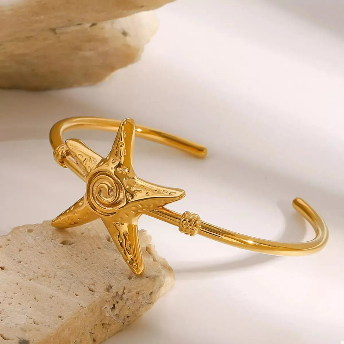 18K Gold-Plated Starfish Open Bracelet - SmileBen