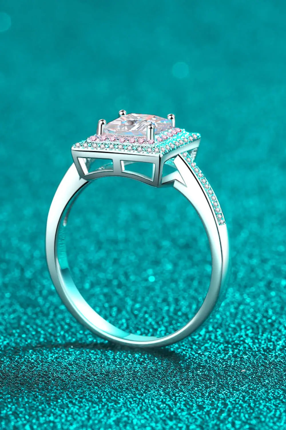 Stay Elegant 1 Carat Moissanite Ring - SmileBen