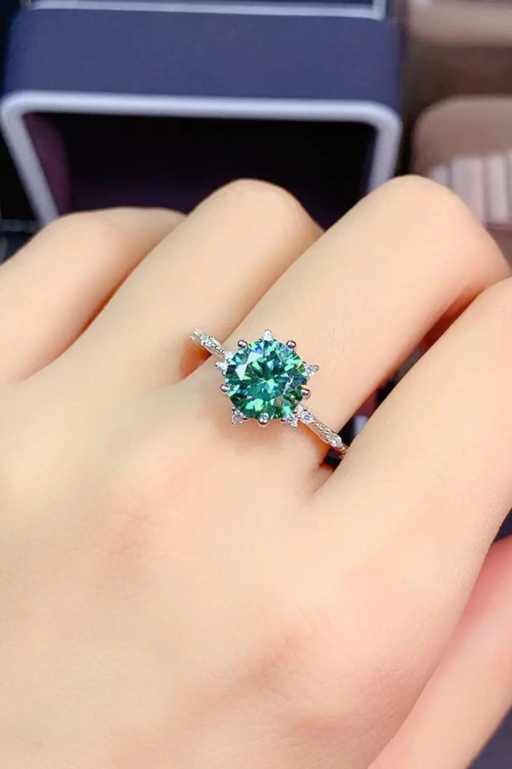 All Eyes On Me 1 Carat Moissanite Platinum-Plated Ring - SmileBen