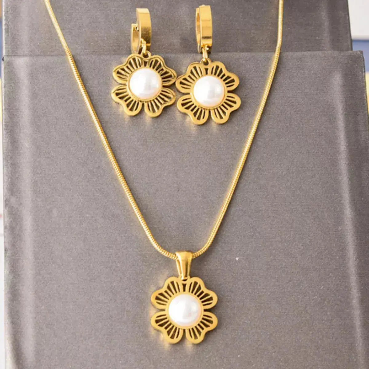 18K Gold-Plated Flower Jewelry Set - SmileBen